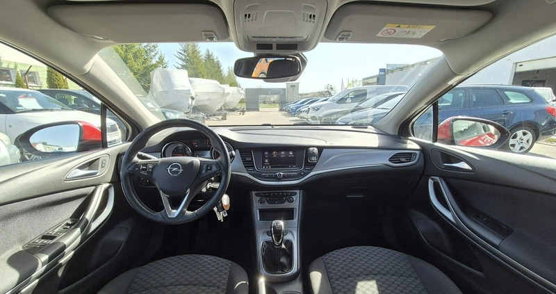 Opel Astra cena 46900 przebieg: 136996, rok produkcji 2019 z Sokołów Małopolski małe 191